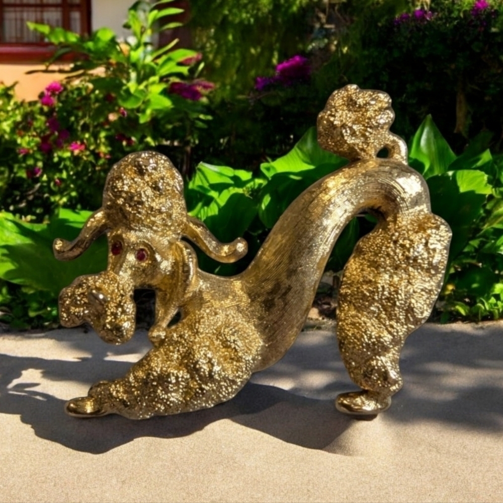 🤩 Vintage Monet Gold-Toned Poodle Brooch - Picture 2 of 7